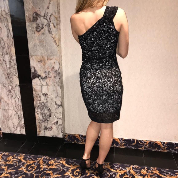 One shoulder dress - Picture 4 of 6